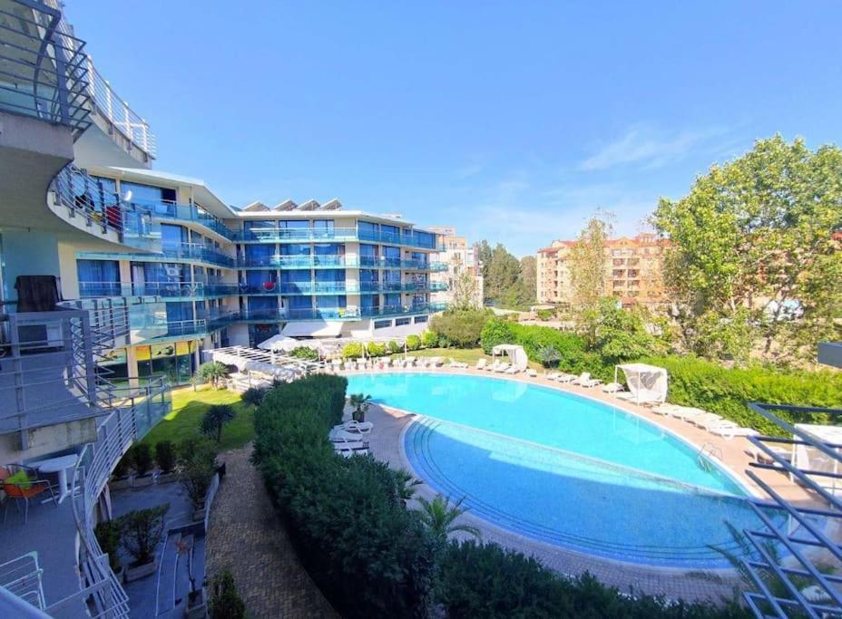 Large Apartment In Σάνι Μπιτς Εξωτερικό φωτογραφία
