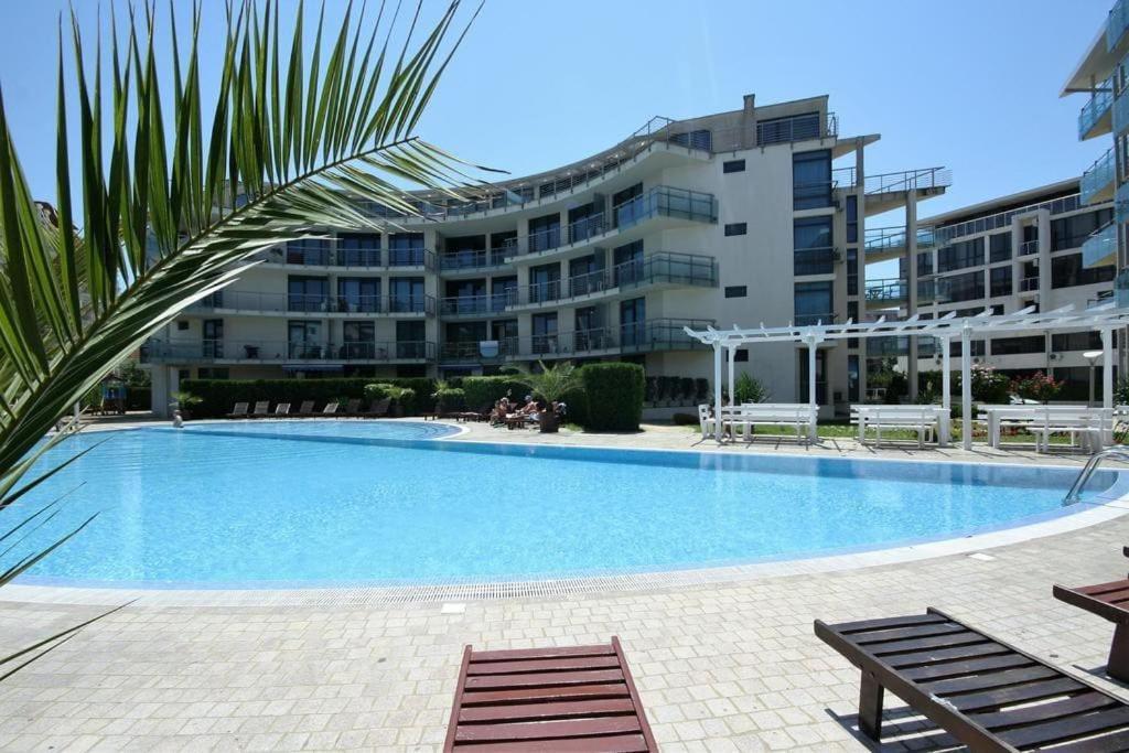 Large Apartment In Σάνι Μπιτς Εξωτερικό φωτογραφία