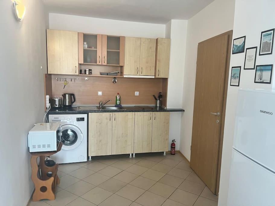 Large Apartment In Σάνι Μπιτς Εξωτερικό φωτογραφία